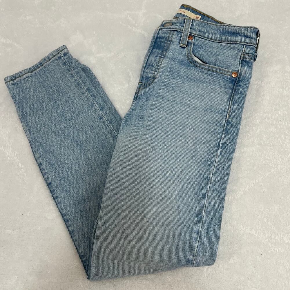 Levis Button Fly Wedgie Tapered Leg Denim Jeans Blue Light Wash Size 26‎ Retro